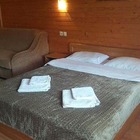 Karpatski Zori Hotel บูโคเวล ภายนอก รูปภาพ