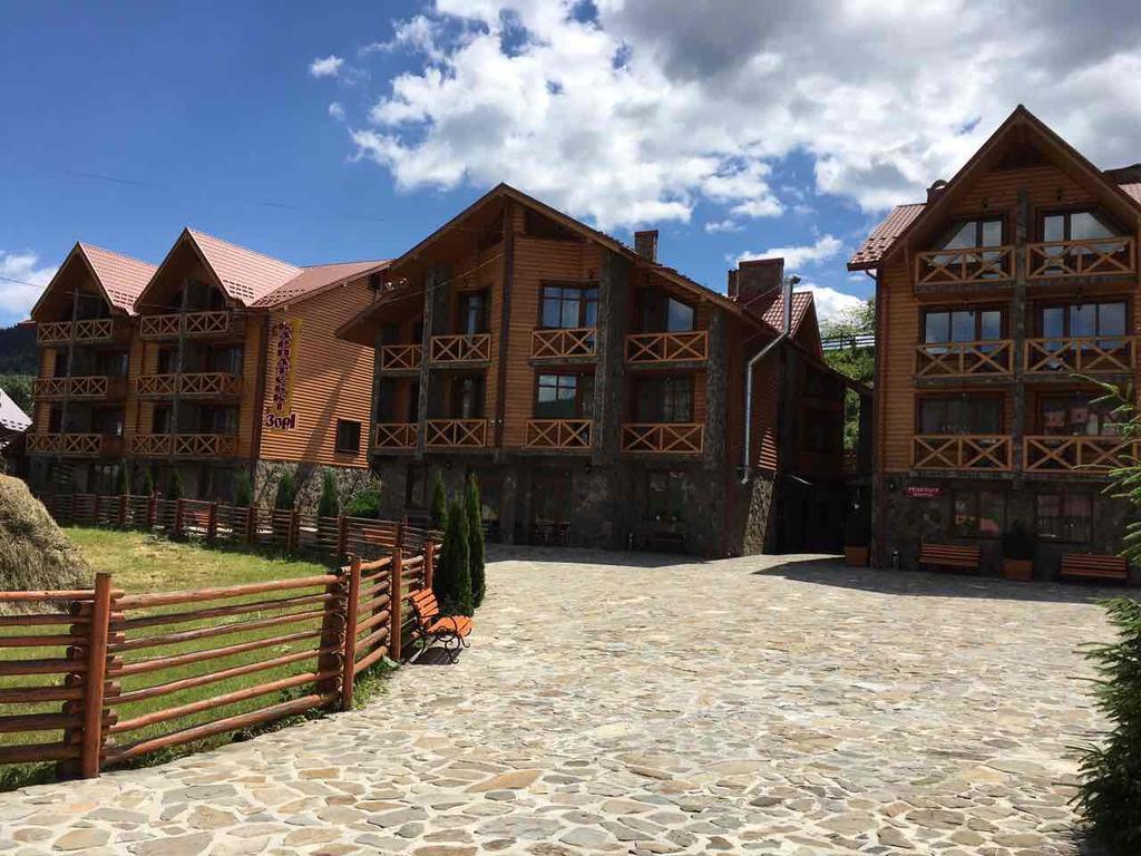 Karpatski Zori Hotel บูโคเวล ภายนอก รูปภาพ
